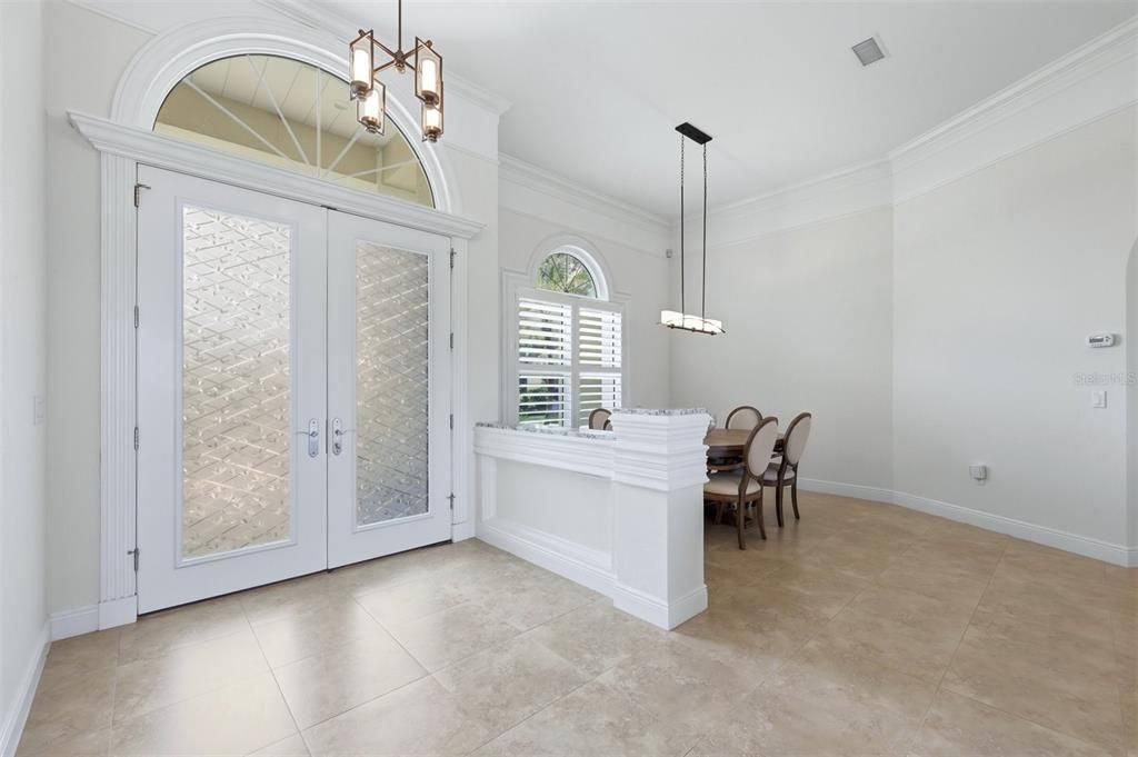 For Sale: $999,000 (3 beds, 2 baths, 2521 Square Feet)