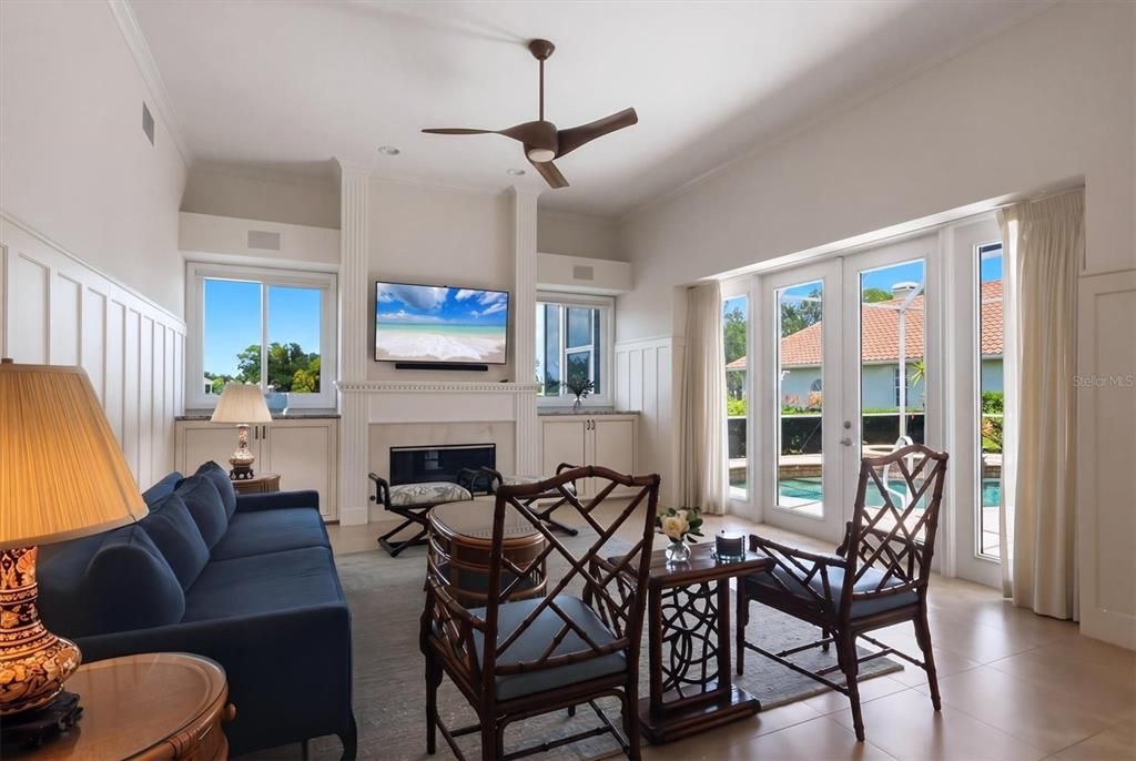 For Sale: $999,000 (3 beds, 2 baths, 2521 Square Feet)