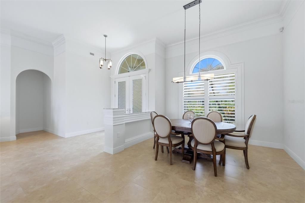 For Sale: $999,000 (3 beds, 2 baths, 2521 Square Feet)
