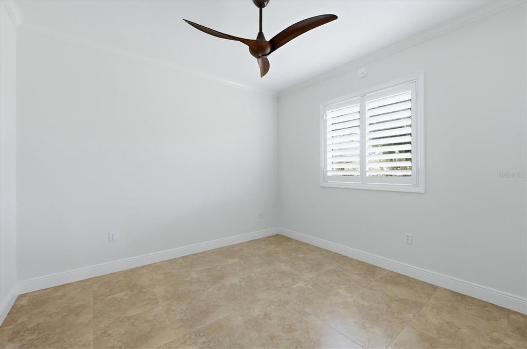 For Sale: $999,000 (3 beds, 2 baths, 2521 Square Feet)