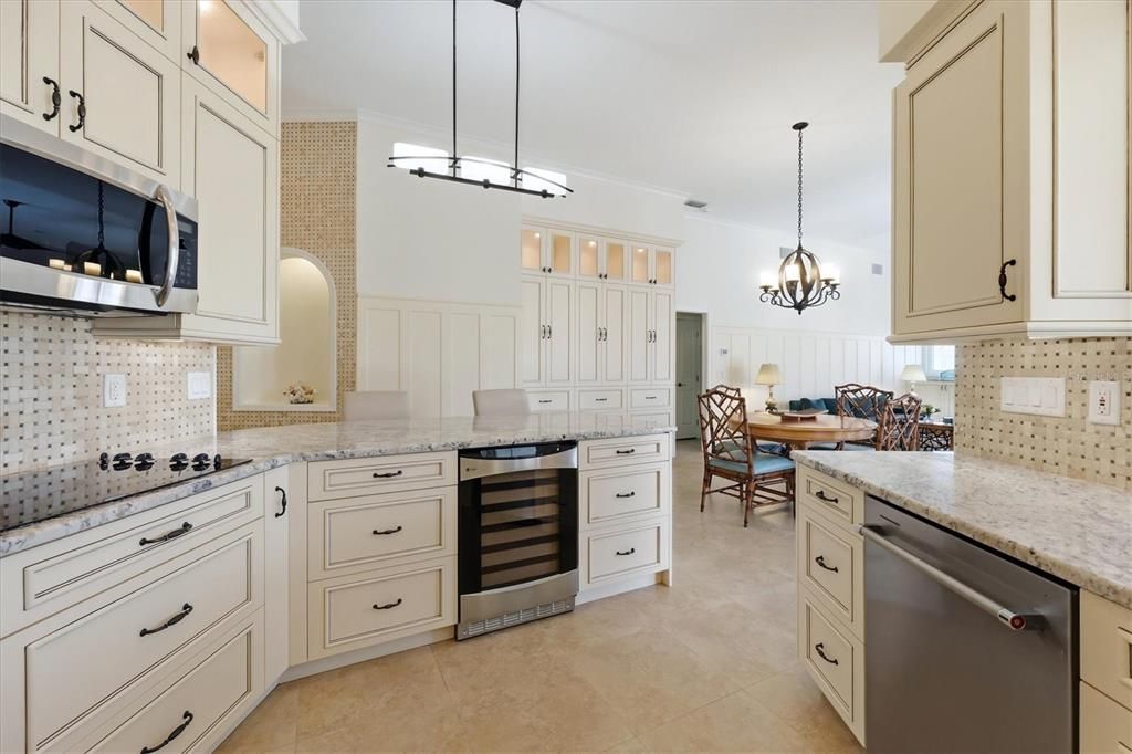 For Sale: $999,000 (3 beds, 2 baths, 2521 Square Feet)