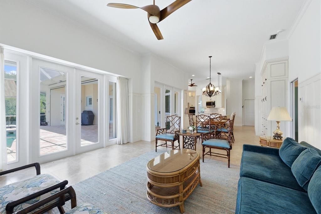 For Sale: $999,000 (3 beds, 2 baths, 2521 Square Feet)