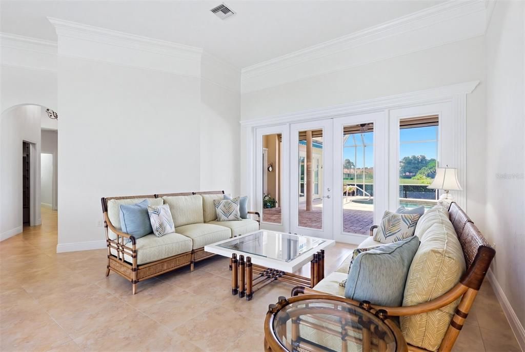 For Sale: $999,000 (3 beds, 2 baths, 2521 Square Feet)
