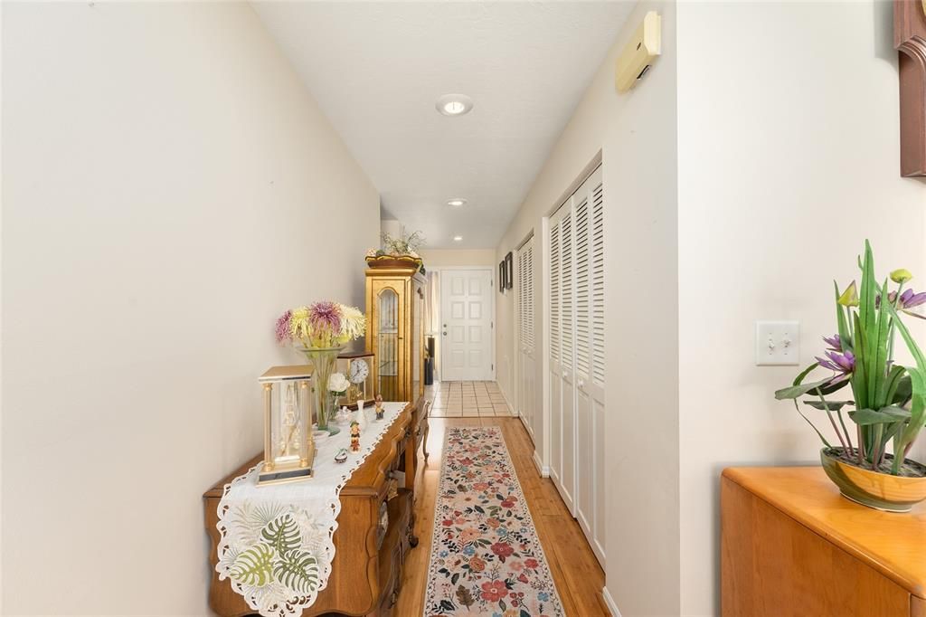 Active With Contract: $189,000 (2 beds, 2 baths, 1410 Square Feet)