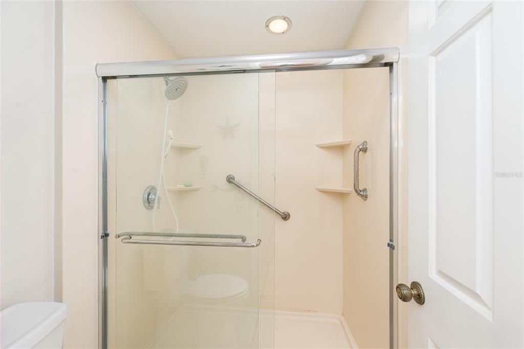 Active With Contract: $189,000 (2 beds, 2 baths, 1410 Square Feet)