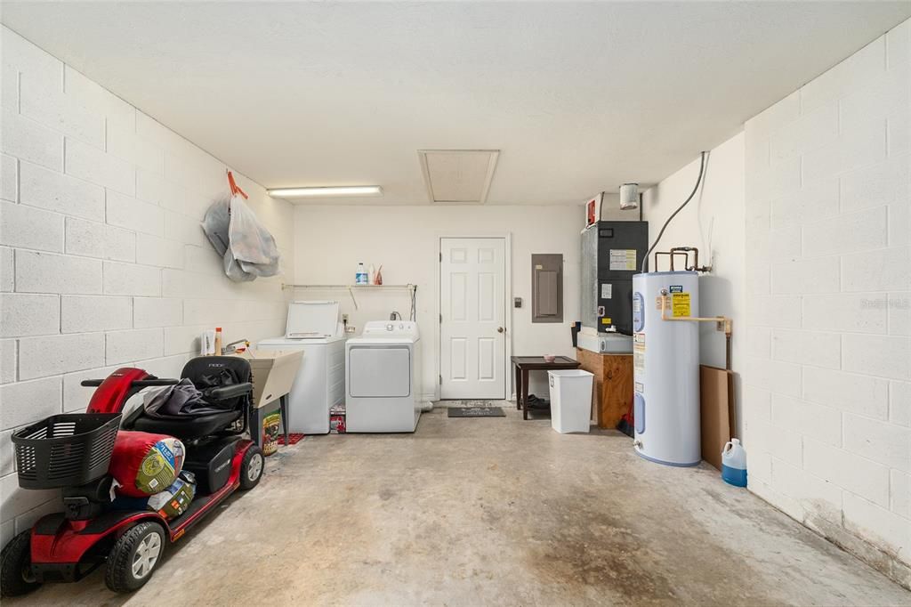 Active With Contract: $189,000 (2 beds, 2 baths, 1410 Square Feet)