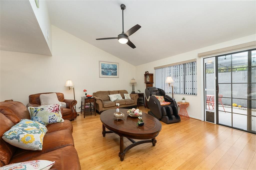 Active With Contract: $189,000 (2 beds, 2 baths, 1410 Square Feet)