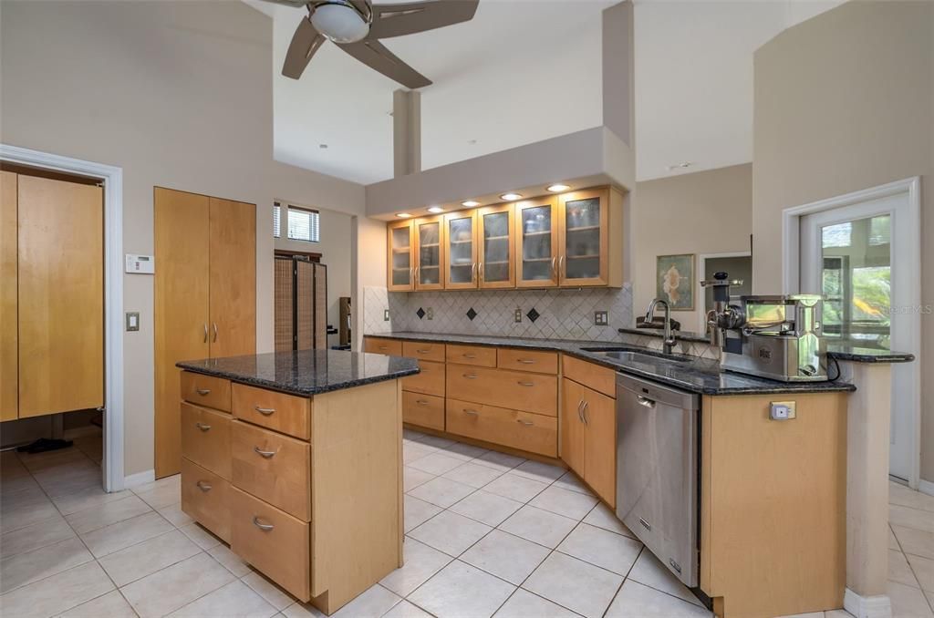 En Venta: $499,000 (3 camas, 2 baños, 2049 Pies cuadrados)