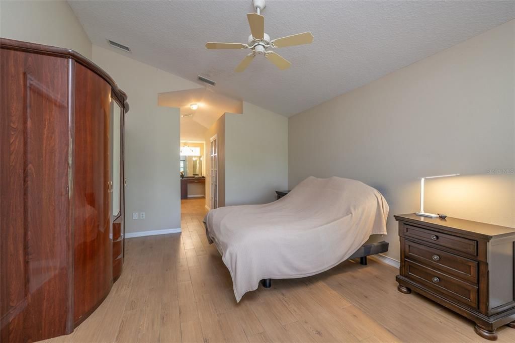 En Venta: $499,000 (3 camas, 2 baños, 2049 Pies cuadrados)