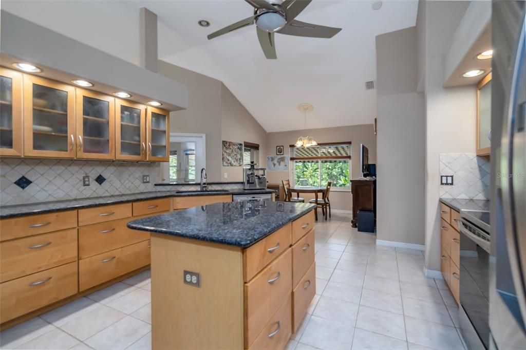 En Venta: $499,000 (3 camas, 2 baños, 2049 Pies cuadrados)