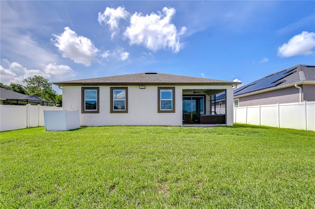 Activo con contrato: $339,000 (3 camas, 2 baños, 1752 Pies cuadrados)