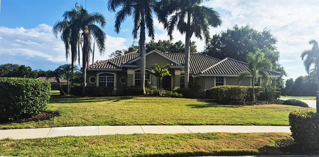 For Sale: $950,000 (4 beds, 3 baths, 3340 Square Feet)