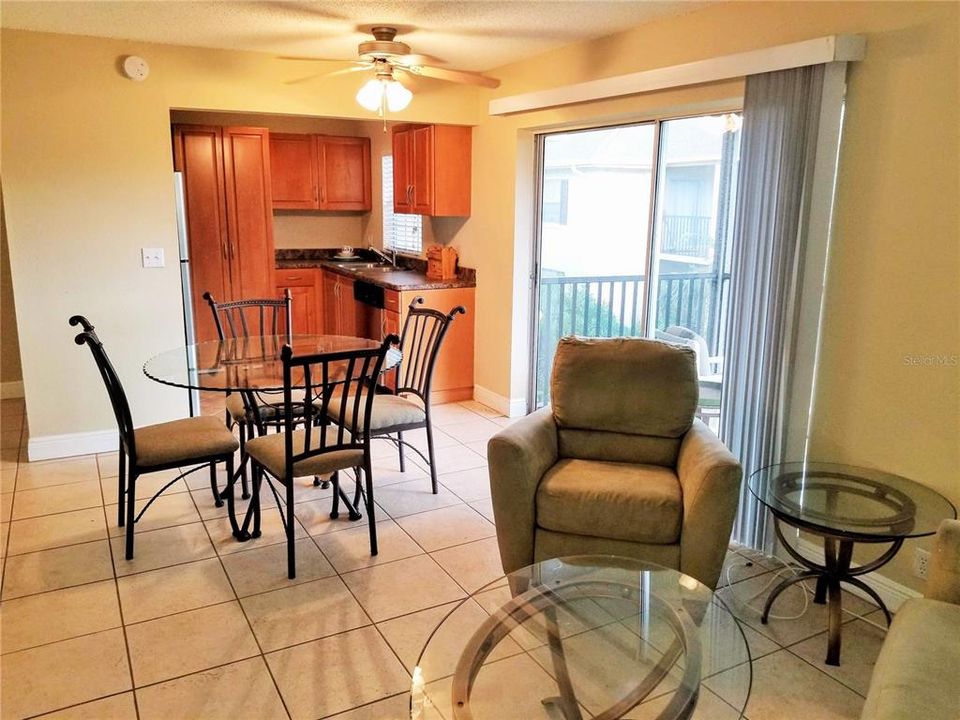 For Rent: $1,300 (1 beds, 1 baths, 684 Square Feet)