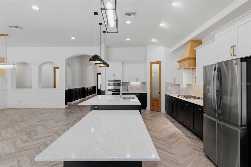 For Sale: $1,100,000 (4 beds, 5 baths, 3247 Square Feet)