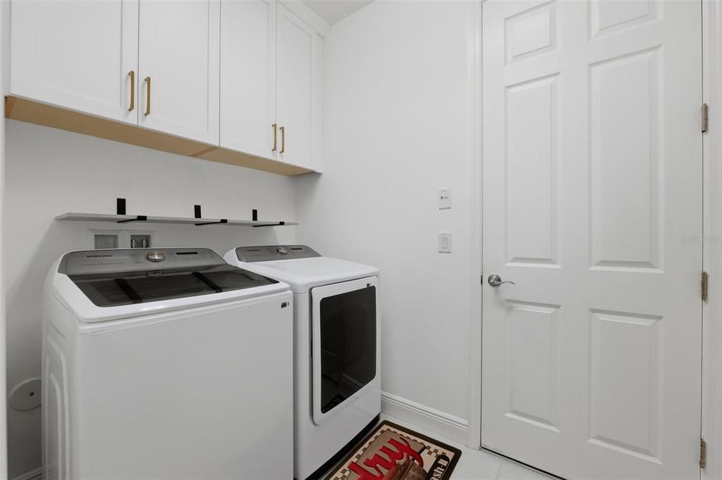 For Sale: $1,100,000 (4 beds, 5 baths, 3247 Square Feet)