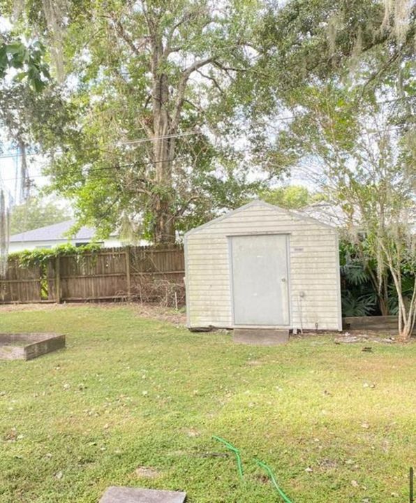 For Sale: $189,000 (3 beds, 2 baths, 1070 Square Feet)