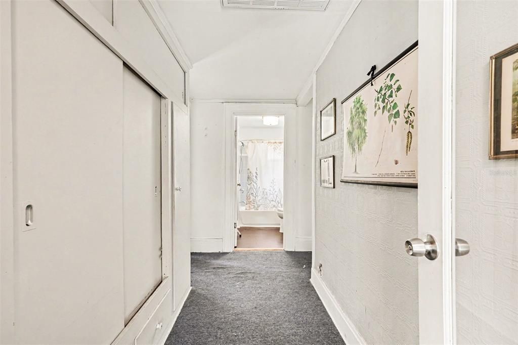 For Sale: $280,000 (4 beds, 2 baths, 1596 Square Feet)