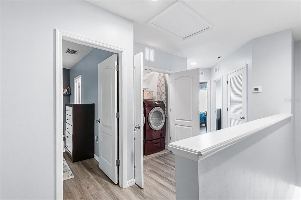 For Sale: $300,000 (3 beds, 2 baths, 1550 Square Feet)