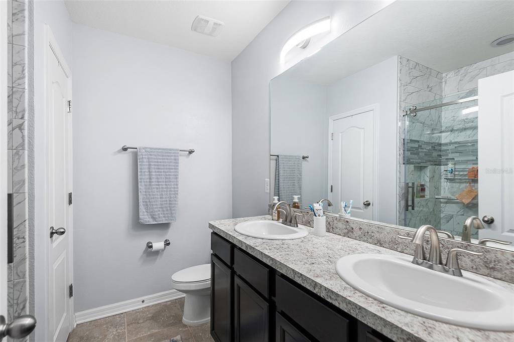 For Sale: $300,000 (3 beds, 2 baths, 1550 Square Feet)