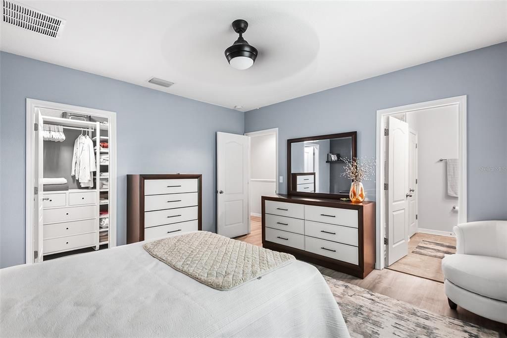 For Sale: $300,000 (3 beds, 2 baths, 1550 Square Feet)