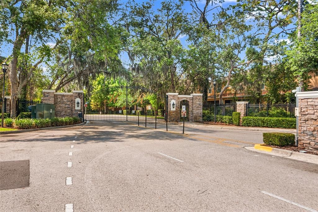 For Sale: $300,000 (3 beds, 2 baths, 1550 Square Feet)