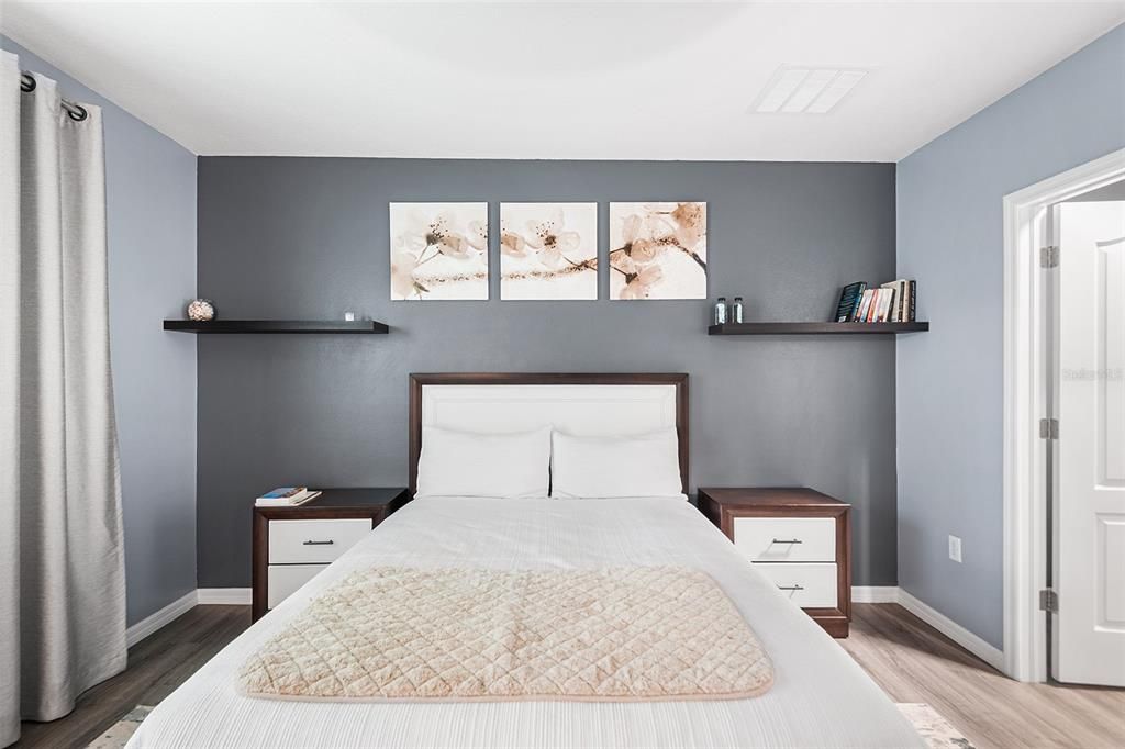 For Sale: $300,000 (3 beds, 2 baths, 1550 Square Feet)