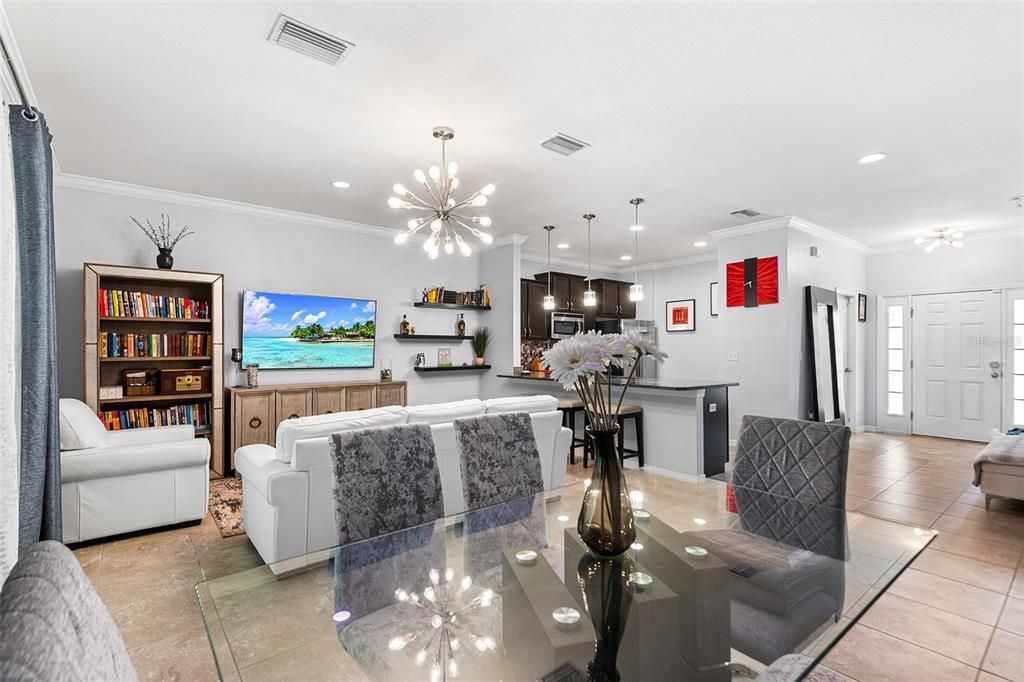 For Sale: $300,000 (3 beds, 2 baths, 1550 Square Feet)
