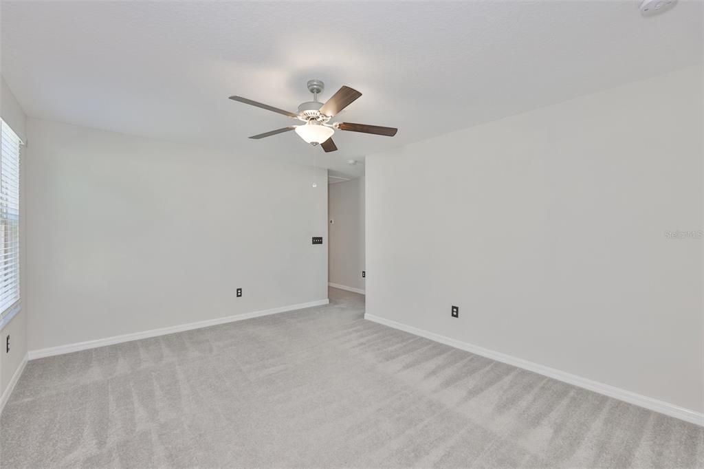 For Rent: $2,700 (5 beds, 2 baths, 2415 Square Feet)