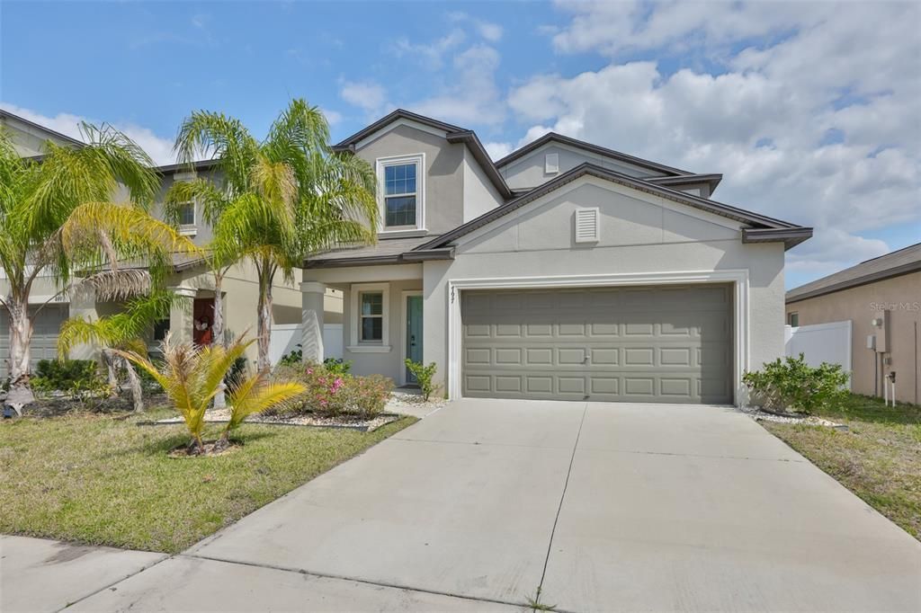 For Rent: $2,700 (5 beds, 2 baths, 2415 Square Feet)