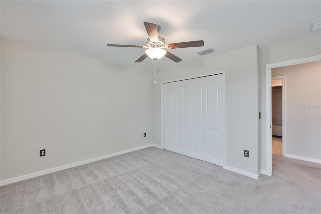 For Rent: $2,700 (5 beds, 2 baths, 2415 Square Feet)