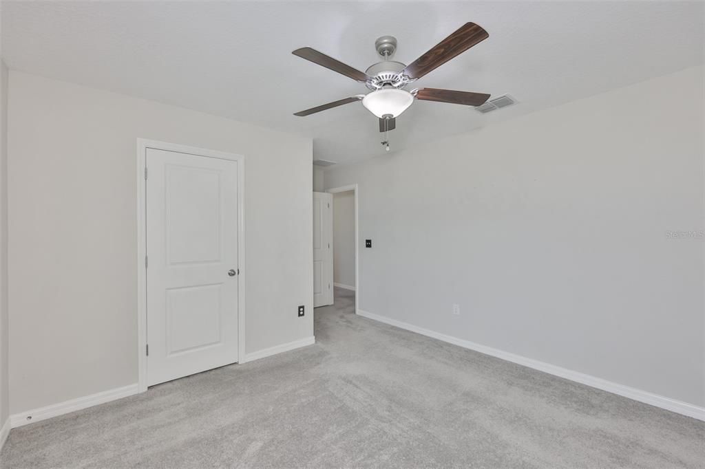 For Rent: $2,700 (5 beds, 2 baths, 2415 Square Feet)