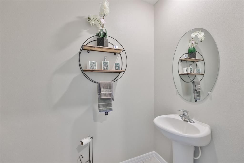 For Rent: $2,700 (5 beds, 2 baths, 2415 Square Feet)