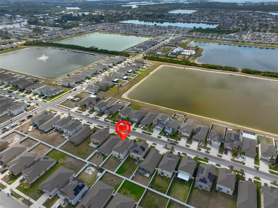 For Rent: $2,700 (5 beds, 2 baths, 2415 Square Feet)