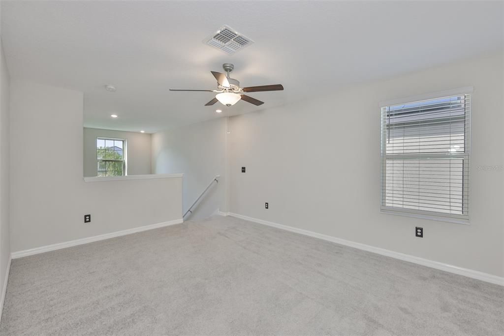 For Rent: $2,700 (5 beds, 2 baths, 2415 Square Feet)