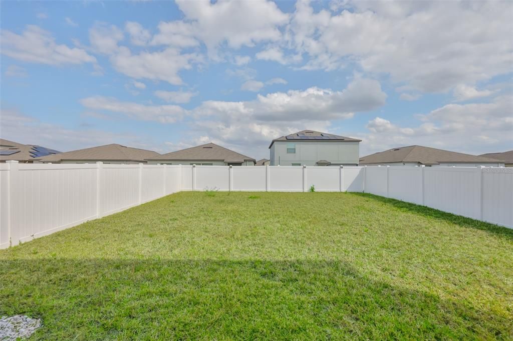 For Rent: $2,700 (5 beds, 2 baths, 2415 Square Feet)