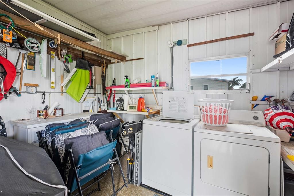 For Sale: $179,000 (2 beds, 1 baths, 928 Square Feet)