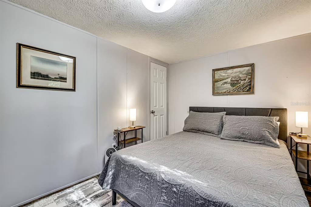For Sale: $249,900 (2 beds, 2 baths, 840 Square Feet)
