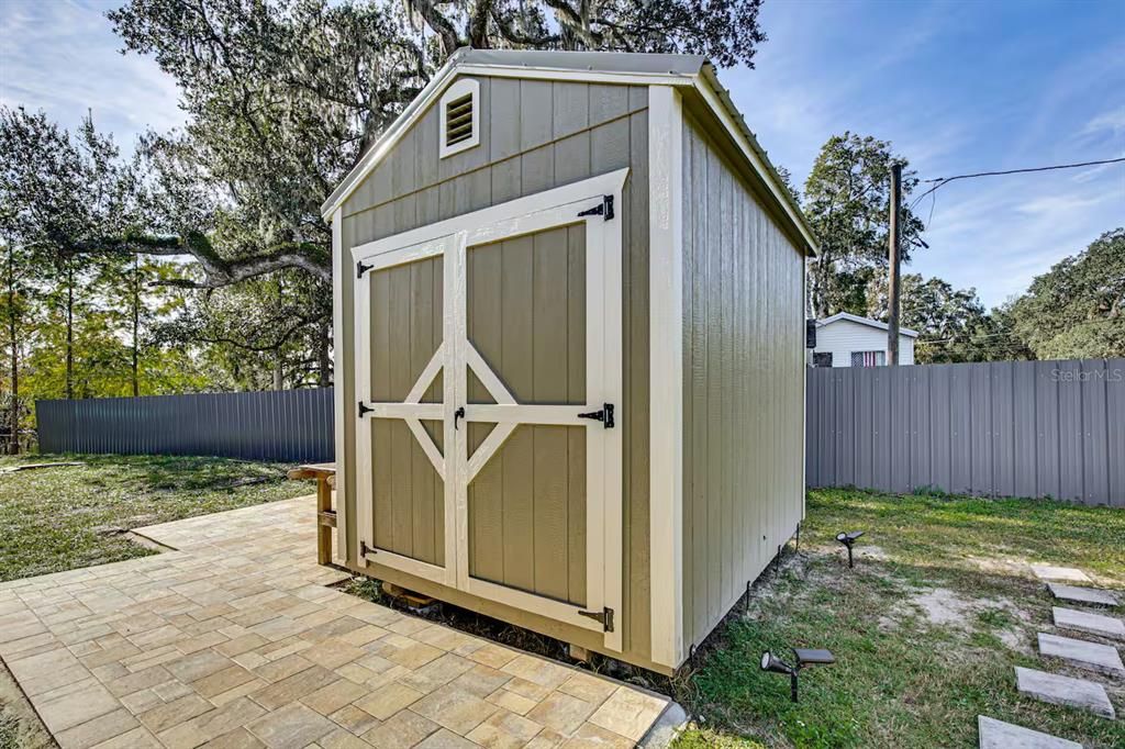 For Sale: $249,900 (2 beds, 2 baths, 840 Square Feet)