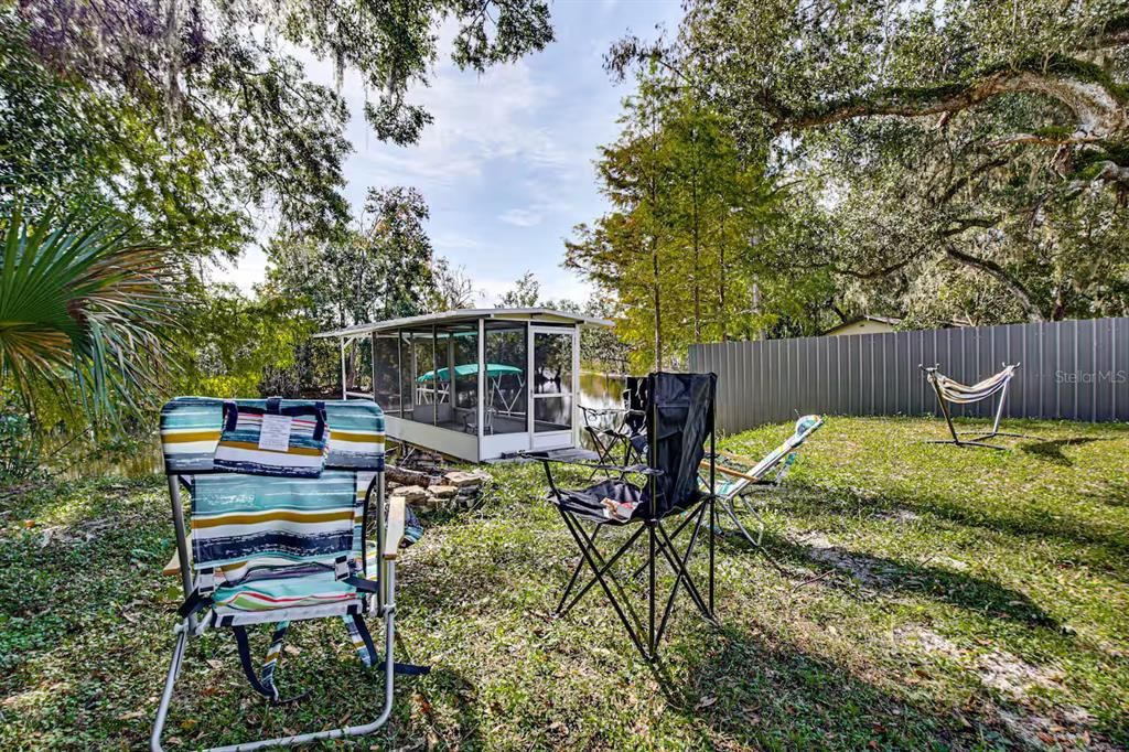 For Sale: $249,900 (2 beds, 2 baths, 840 Square Feet)