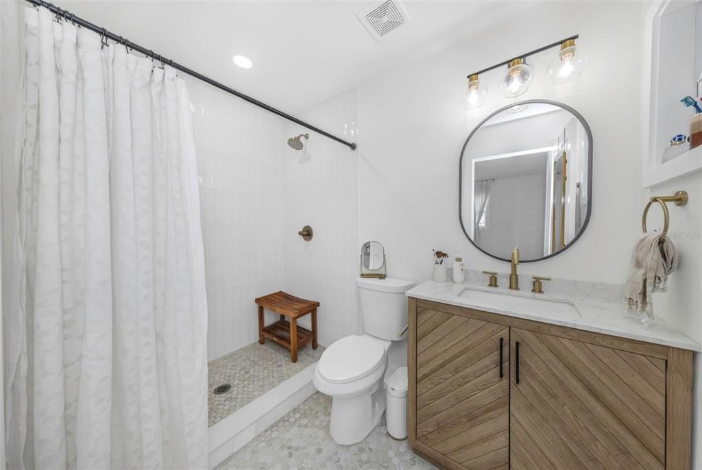 En Venta: $669,000 (3 camas, 2 baños, 1353 Pies cuadrados)