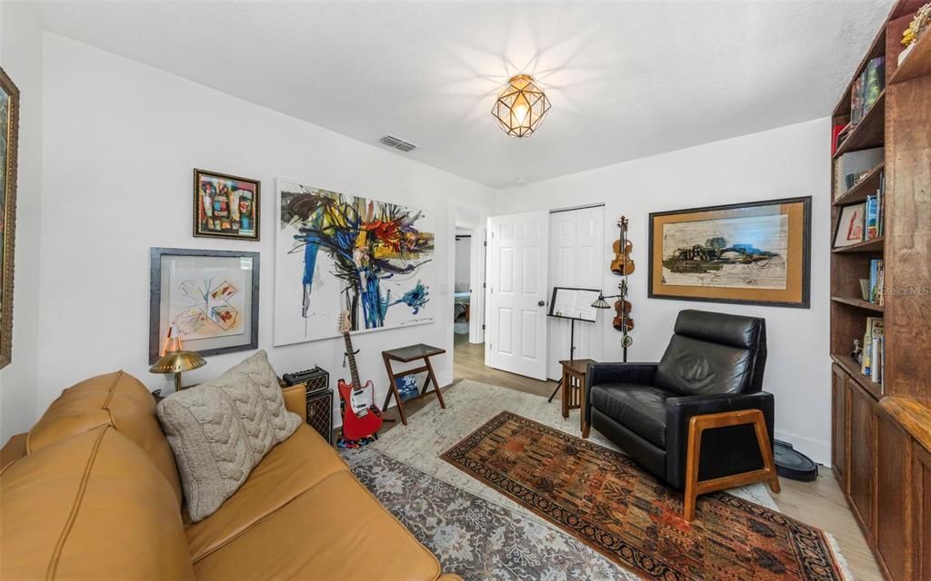 En Venta: $669,000 (3 camas, 2 baños, 1353 Pies cuadrados)