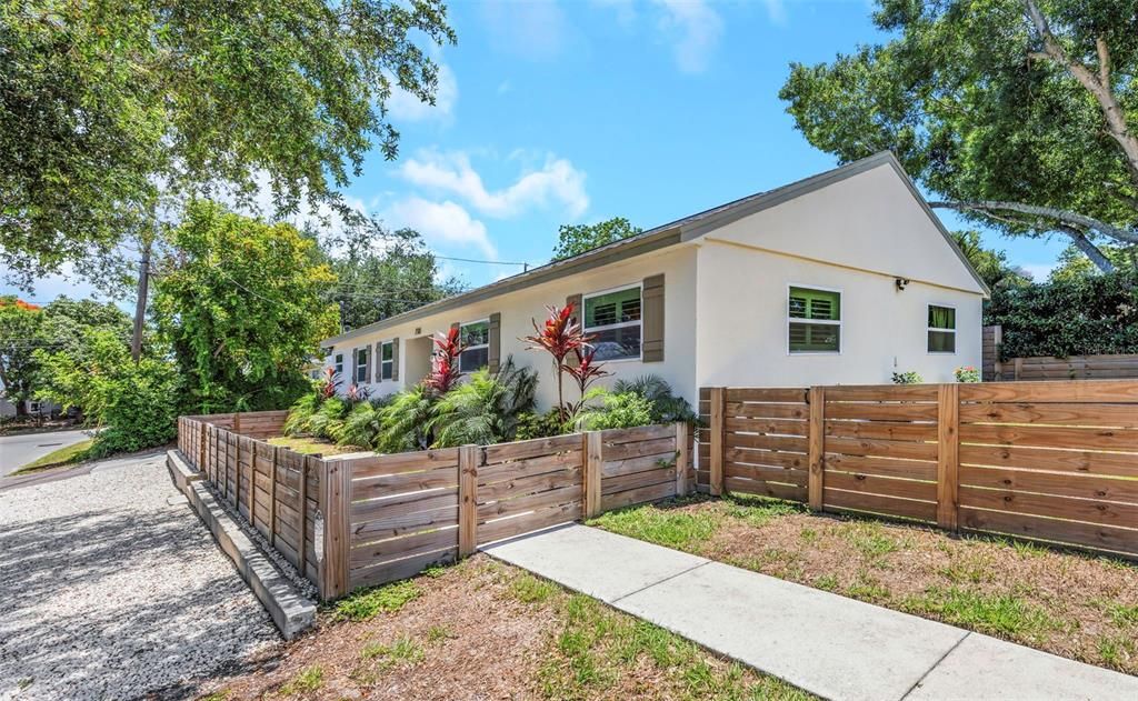 En Venta: $669,000 (3 camas, 2 baños, 1353 Pies cuadrados)