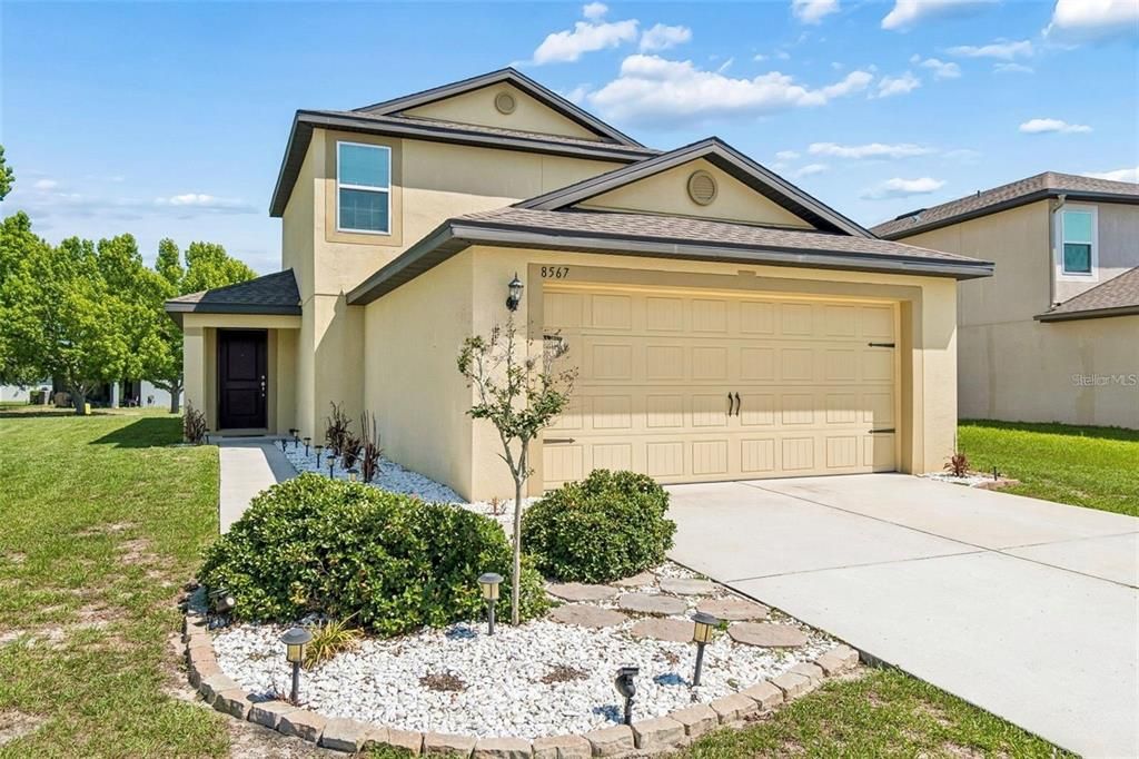 For Sale: $320,000 (4 beds, 2 baths, 2069 Square Feet)