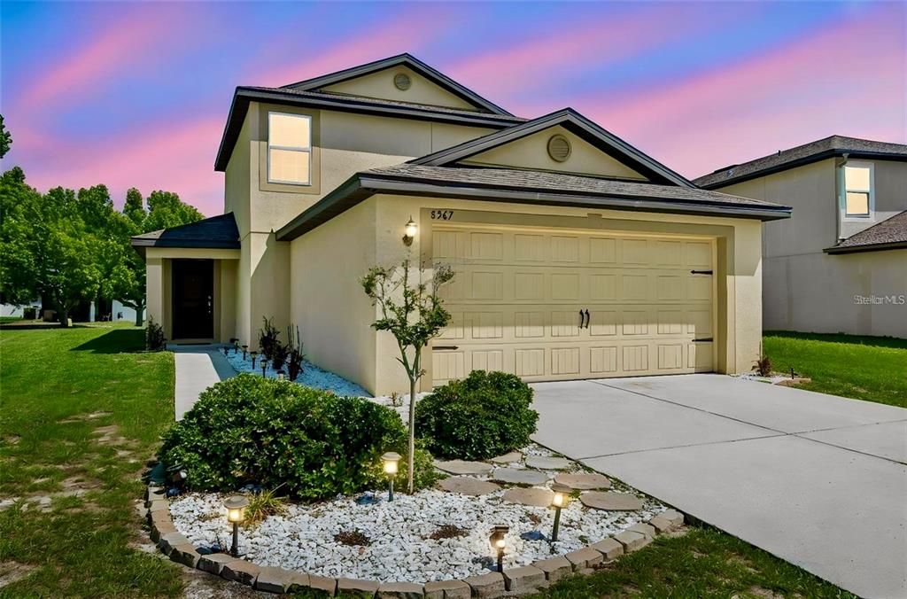 For Sale: $320,000 (4 beds, 2 baths, 2069 Square Feet)