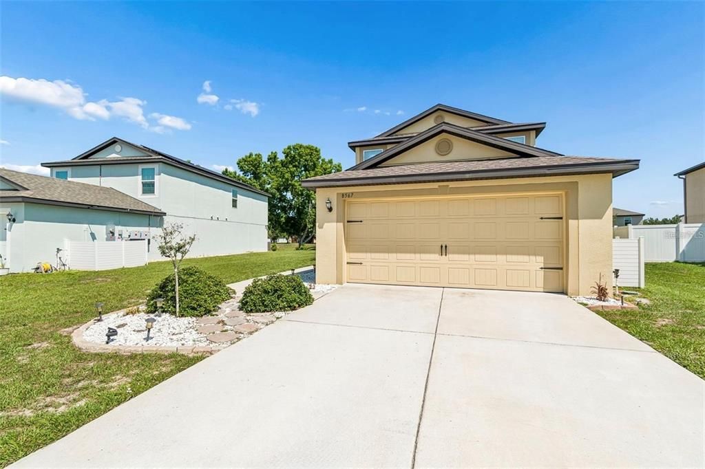 For Sale: $320,000 (4 beds, 2 baths, 2069 Square Feet)