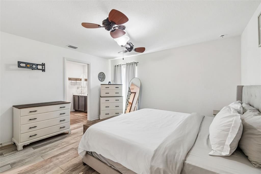 For Sale: $320,000 (4 beds, 2 baths, 2069 Square Feet)