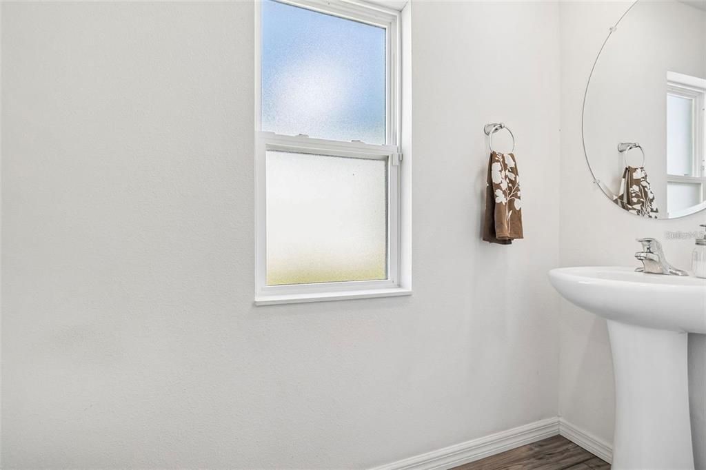 For Sale: $320,000 (4 beds, 2 baths, 2069 Square Feet)