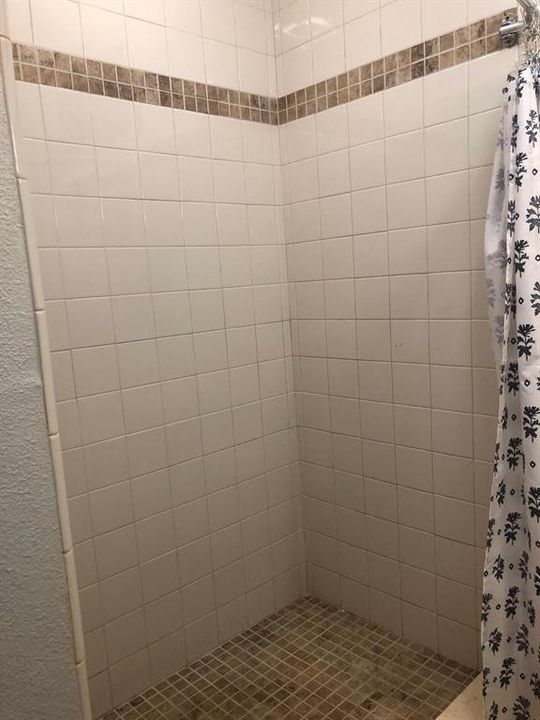 For Rent: $1,350 (1 beds, 1 baths, 794 Square Feet)