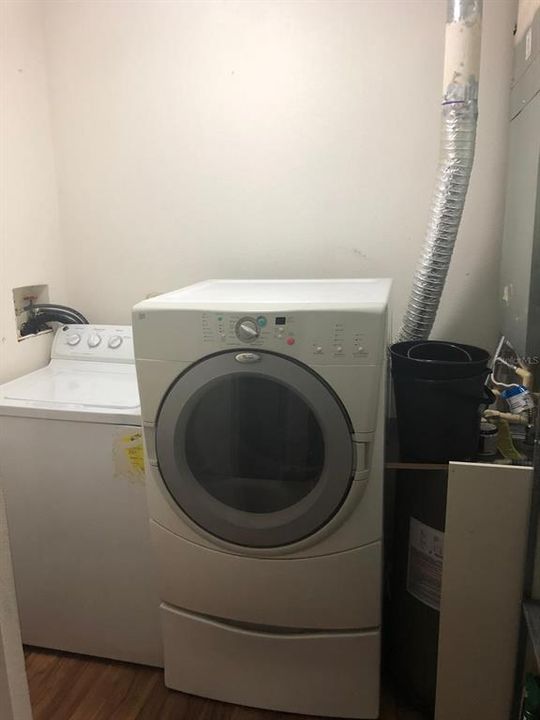 For Rent: $1,350 (1 beds, 1 baths, 794 Square Feet)