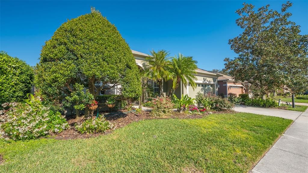 For Sale: $449,000 (3 beds, 2 baths, 1936 Square Feet)